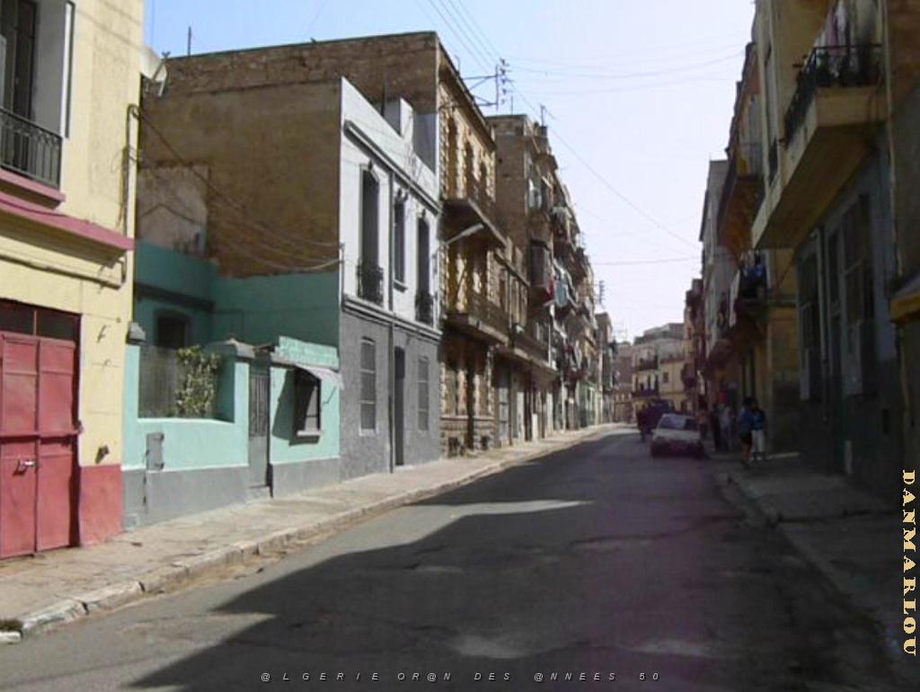 rue Rabelais 32.JPG